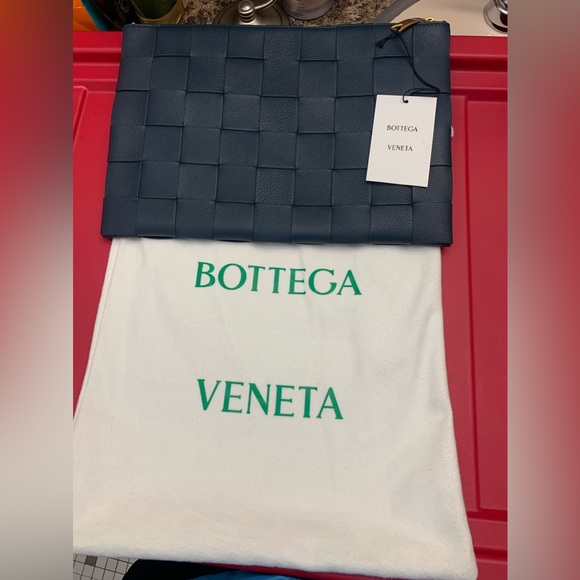 BOTEGA VENTA Large intreccio leather pouch Navy Blue Brand Name Brand New One - Picture 1 of 11